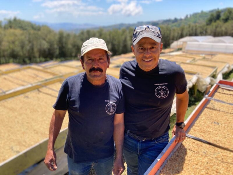 P14 Sumava. Der Produzent Francisco Mena auf seiner Farm Sumava de Lourdes in Costa Rica.